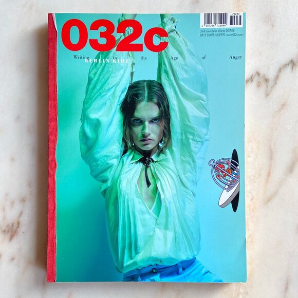032C MAGAZINE No. 33 33RD ISSUE BERLIN WINTER 2017/2018 WITH STICKERS - Picture 1 of 5